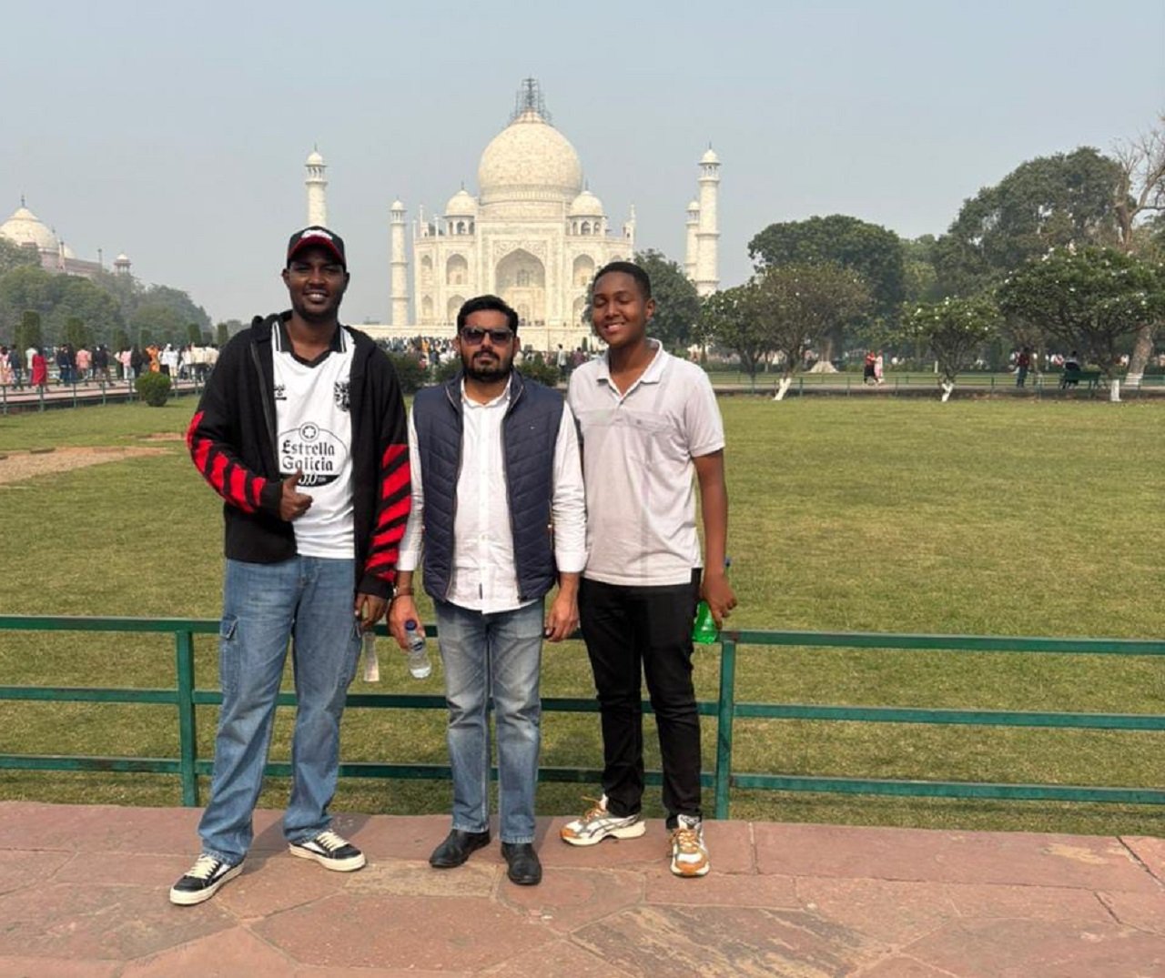 Travelers at Taj Mahal