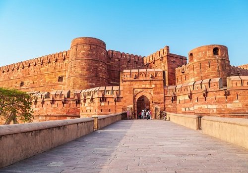 Taj Mahal Tour From Delhi by Luxury Car