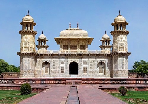 Overnight tour of agra